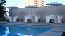 Mesas, Cadeiras e Guarda-sol para piscina